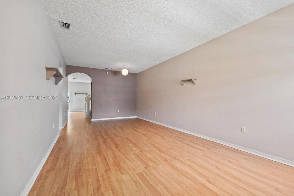 4-bedroom Property — 2222 SE 24th Pl #2222