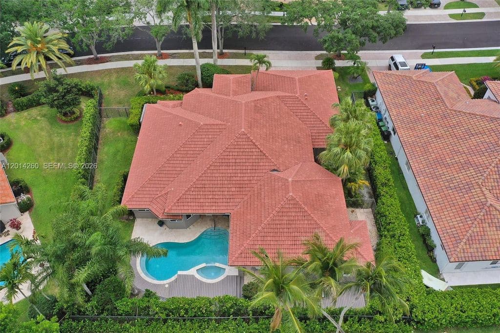 5+1 Müstakil ev — 1640 Island Way