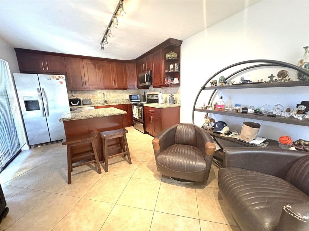 2-bedroom Property — 294 Arabian Road #294