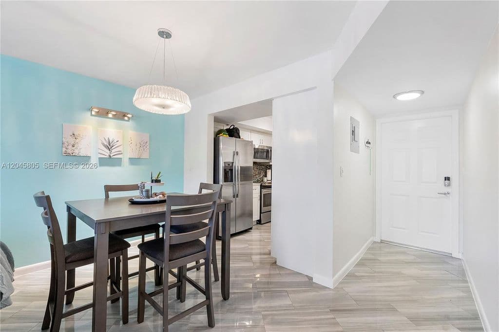 2-bedroom Condo — 610 Tennis Club Dr APT 104