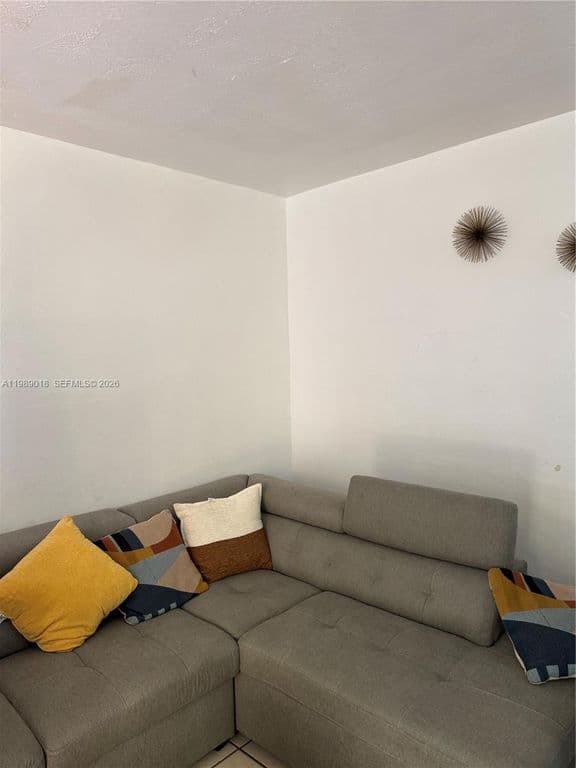 1+1 Condo — 13655 NE 10th Ave APT 208