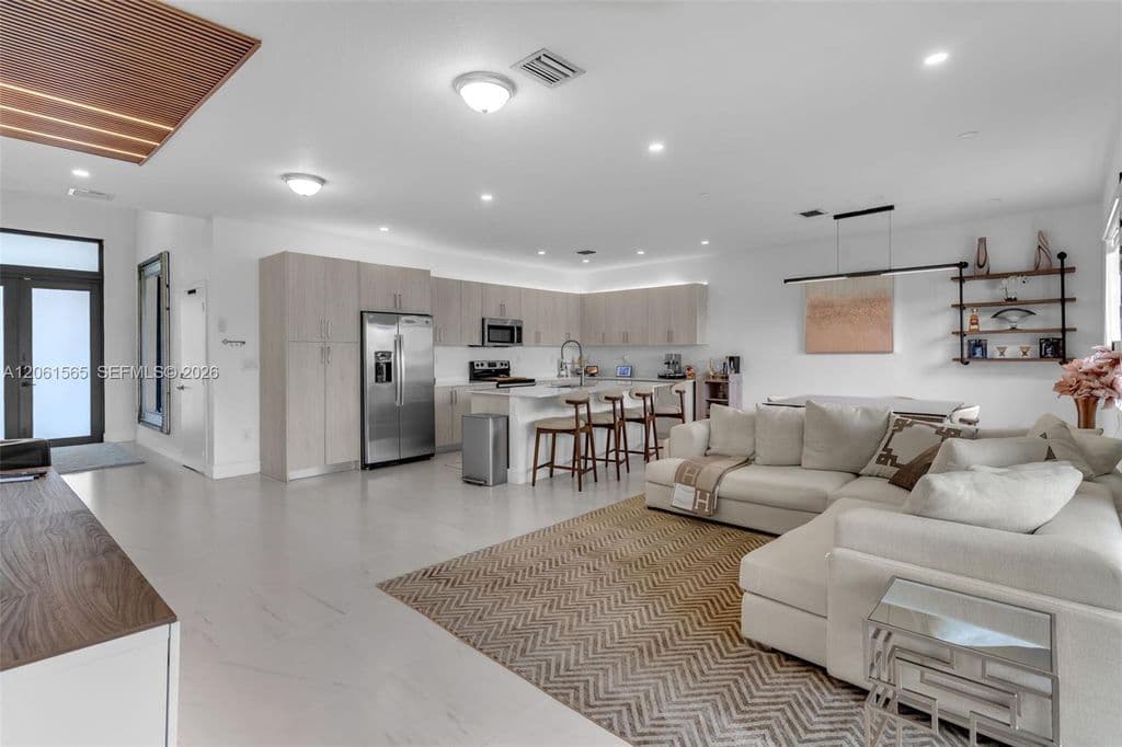 5+1 Müstakil ev — 12933 SW 227th St
