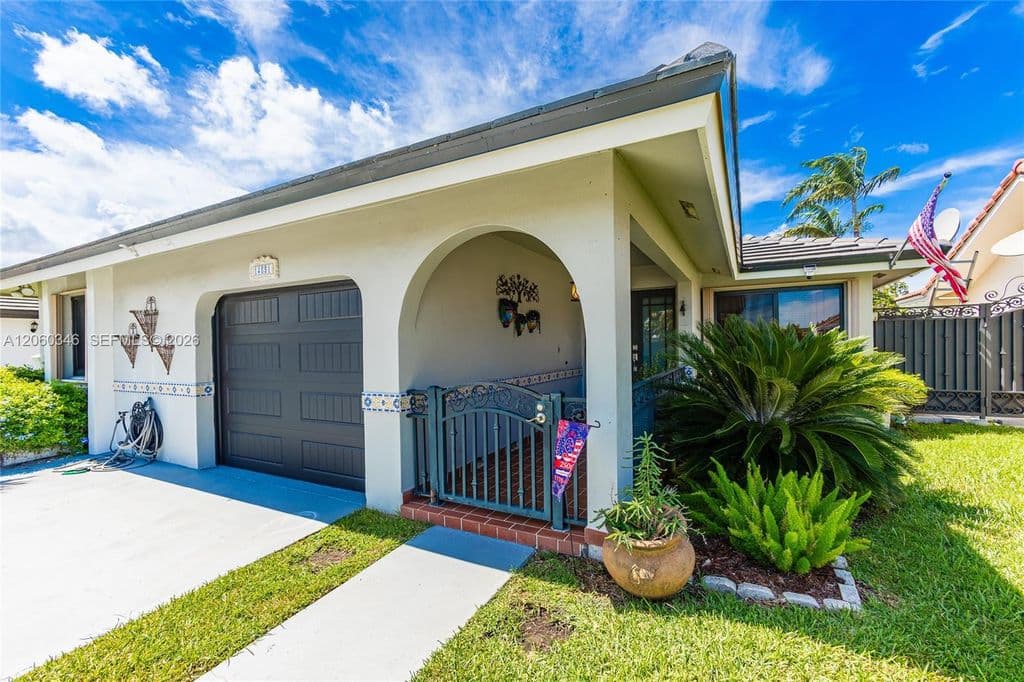 4+1 Müstakil ev — 14851 SW 59th St