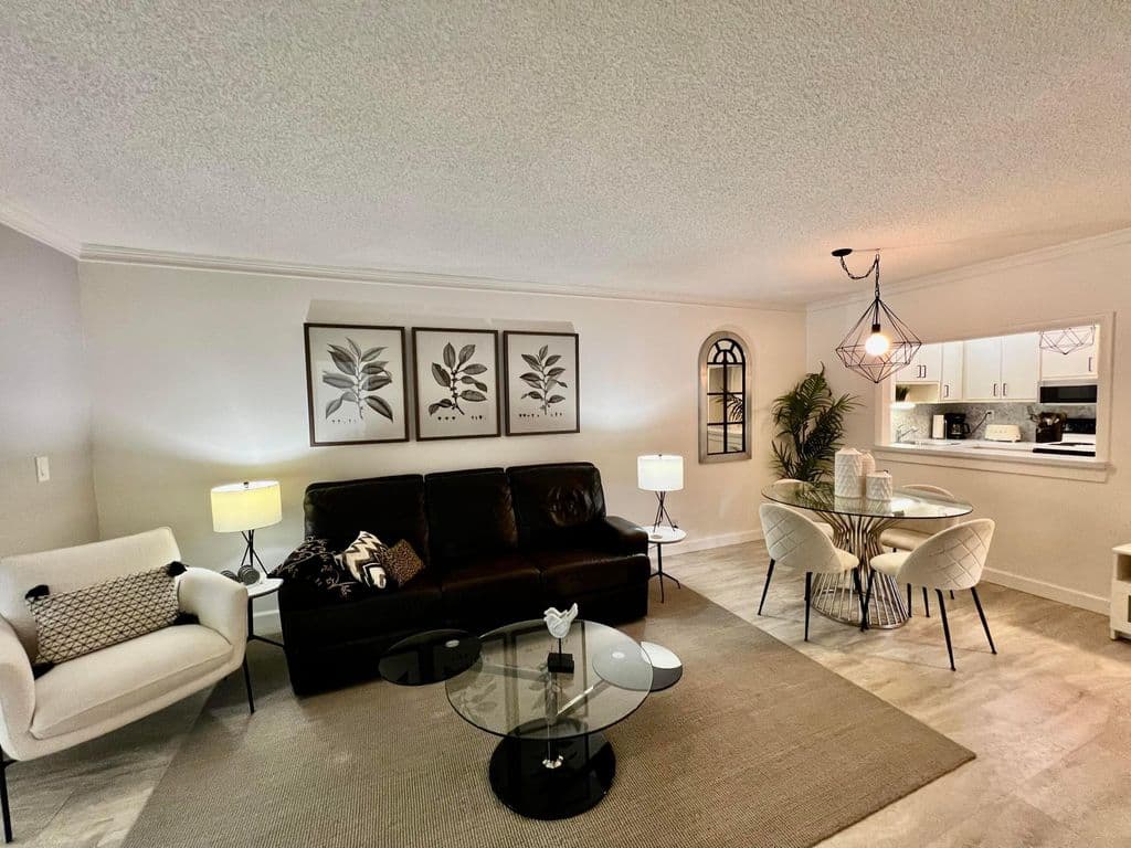 2+1 Condo — 5640 SW 3RD Place #217