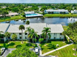 2+1 Condo — 1010 Green Pine Boulevard #F2, West Palm Beach, 33409