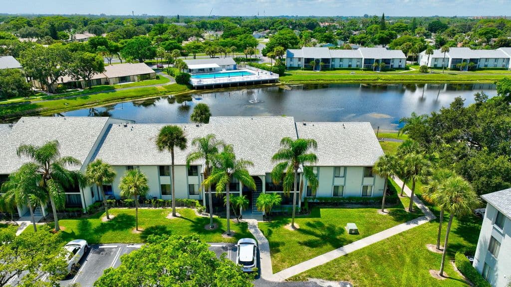 2+1 Condo — 1010 Green Pine Boulevard #F2