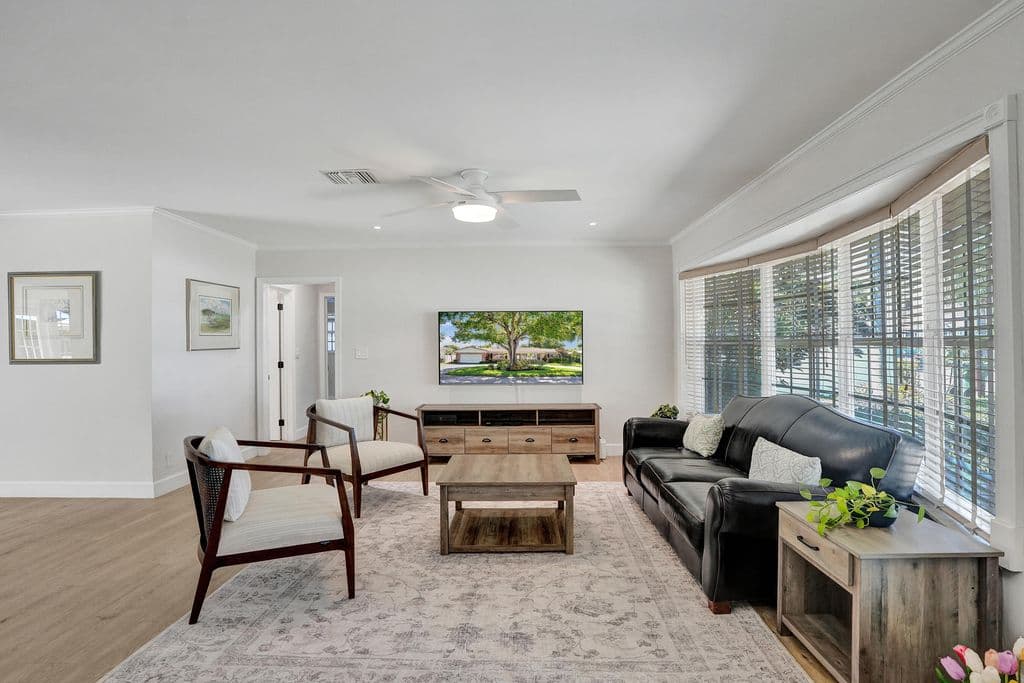 3-bedroom Single-Family Home — 3930 NE 21st Avenue