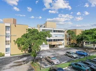 3-bedroom Condo — 6901 SW 147th Ave APT 2E, Miami, 33193