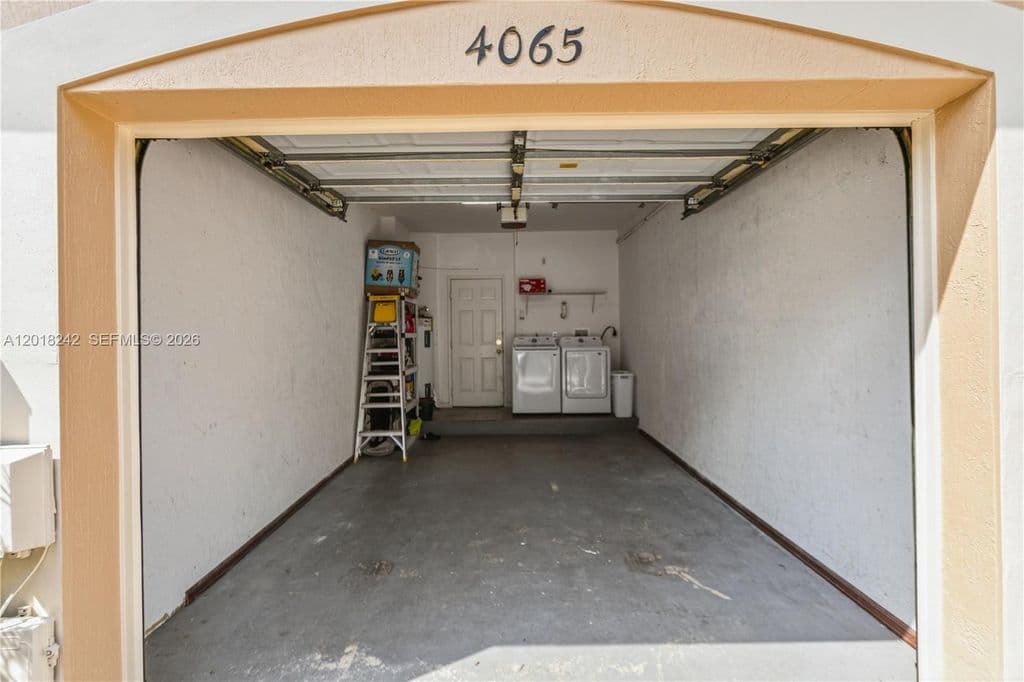 3-bedroom Property — 4065 Crystal Lake Dr