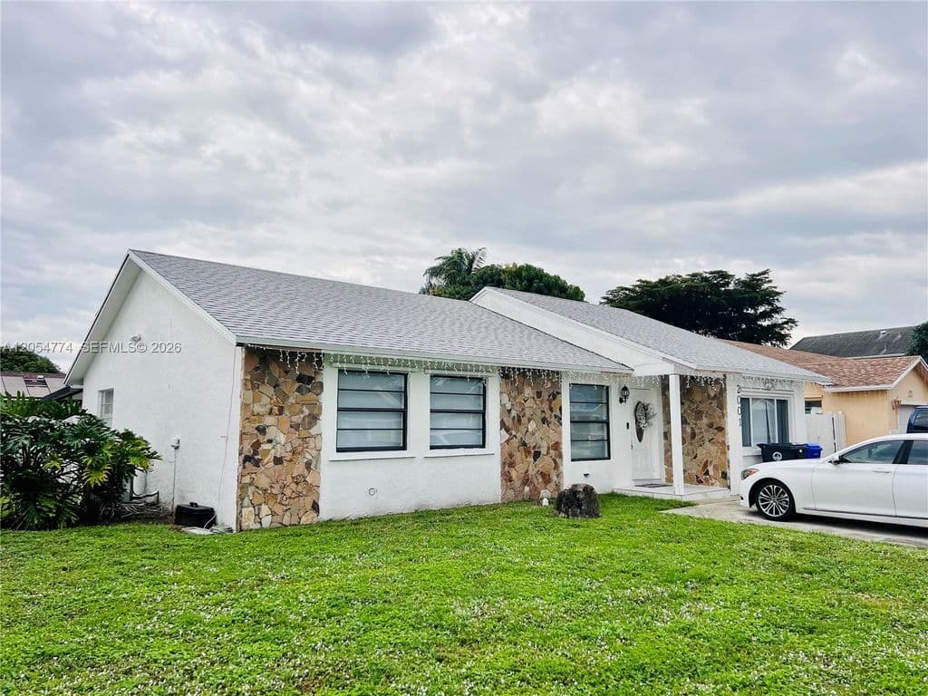 4+1 Müstakil ev — 2001 SW 85th Ave