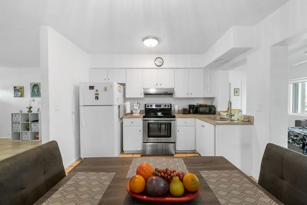 2+1 Müstakil ev — 7000 NW 95TH Terrace