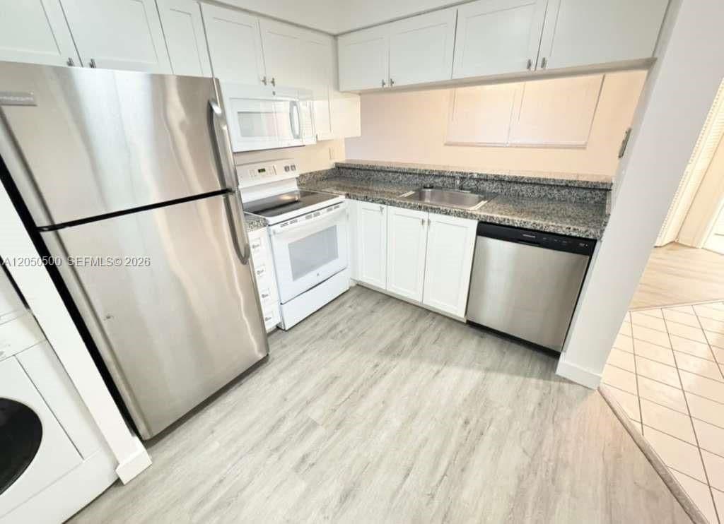 2+1 Condo — 14208 Glenmoor Dr #14208