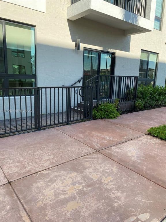 3+1 Condo — 8301 NW 41st St #B-110