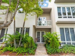 4+1 Müstakil ev — 10545 NW 63rd Ter, Doral, 33178