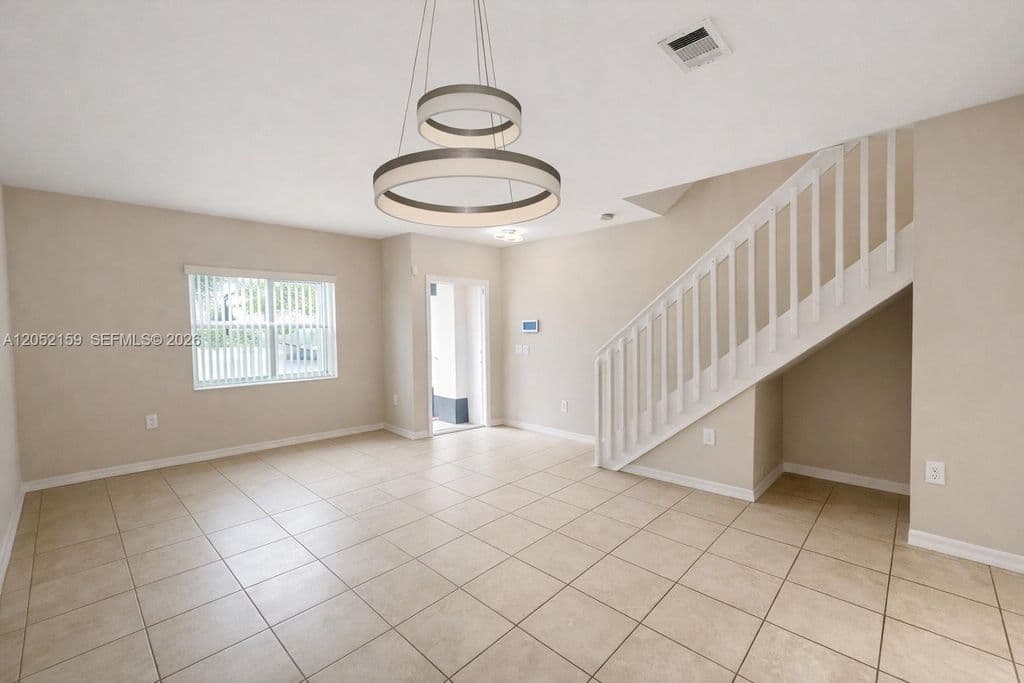 3+1 Mülk — 2313 SE 24th Ave #2313