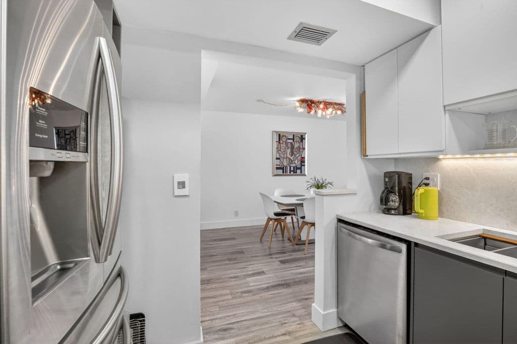 2+1 Condo — 1160 N Federal Highway #1121