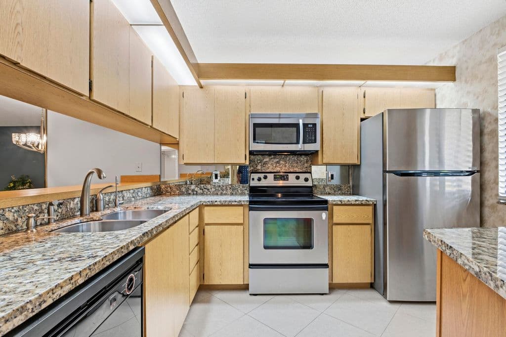 2-bedroom Condo — 6145 Balboa Circle #103