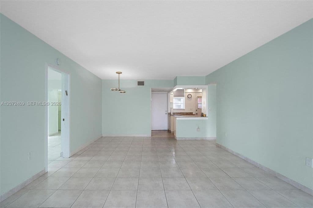 2+1 Condo — 2903 Point East Dr APT K414