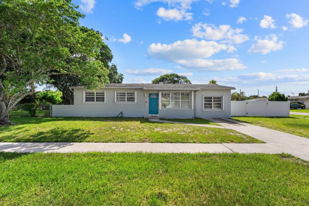 4+1 Müstakil ev — 153 Abaco Drive