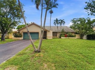 4+1 Müstakil ev — 10623 NW 7th Pl, Coral Springs, 33071