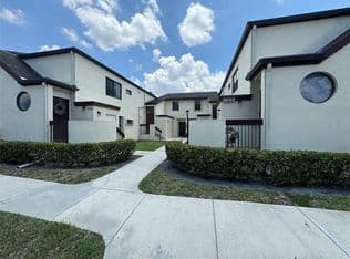 2-bedroom Condo — 11318 Taft Street, Hollywood, 33026