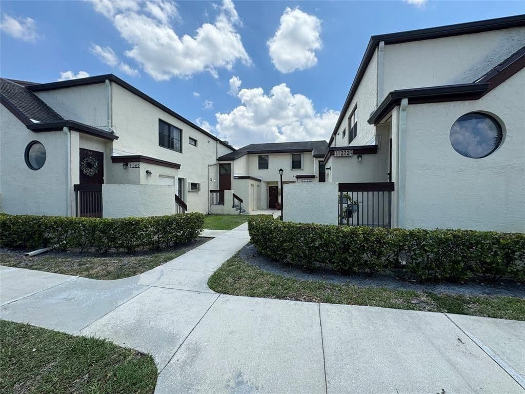 2-bedroom Condo — 11318 Taft Street