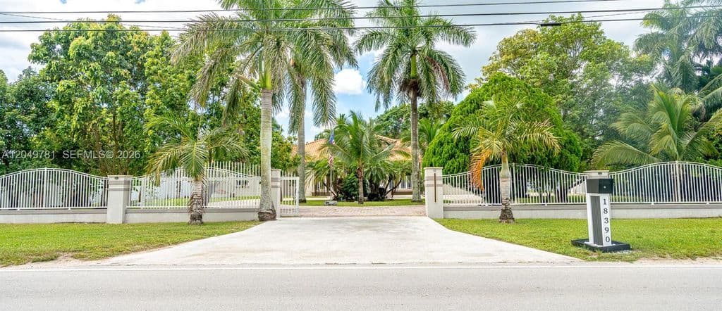 4-bedroom Single-Family Home — 18390 SW 200th St