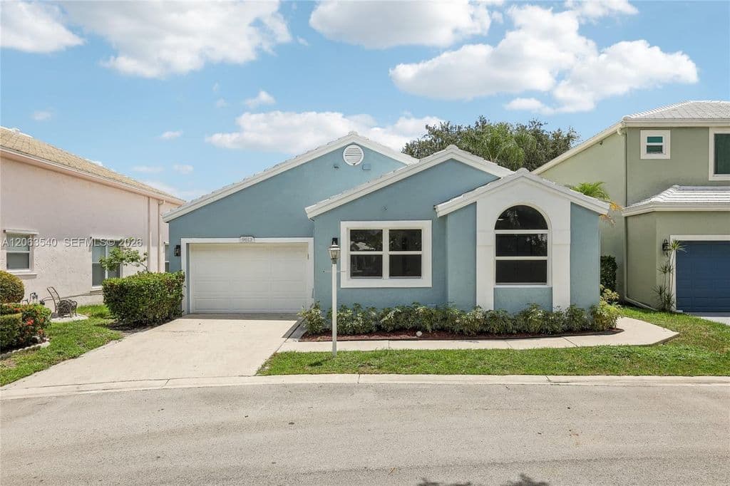 3+1 Müstakil ev — 9613 NW 8th Cir