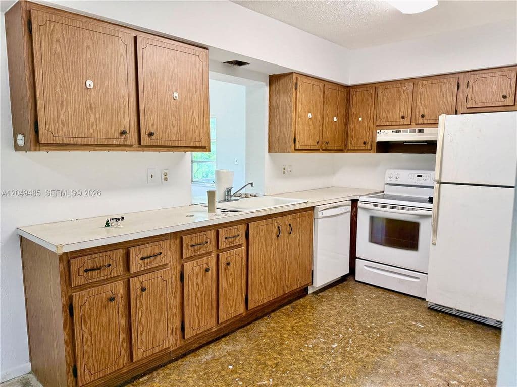 2+1 Müstakil ev — 7008 NW 89th Ave