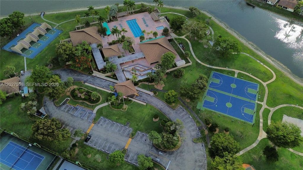 3-bedroom Condo — 14950 SW 49th Ln #7C