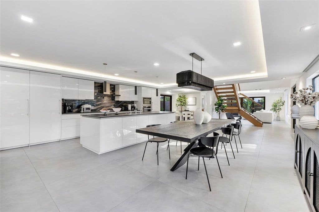5-bedroom Single-Family Home — 500 NE 14th Avenue