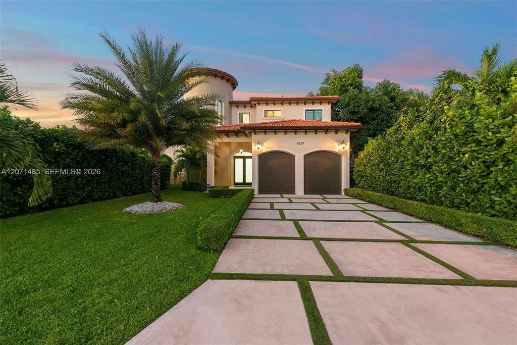 5+1 Müstakil ev — 6529 SW 30th St