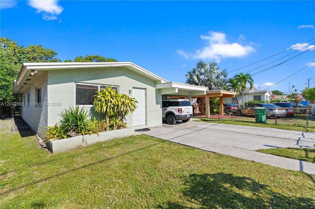 3-bedroom Single-Family Home — 5300 NW 30th Pl