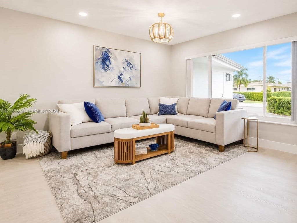 4-bedroom Single-Family Home — 1321 NE 26th Ter