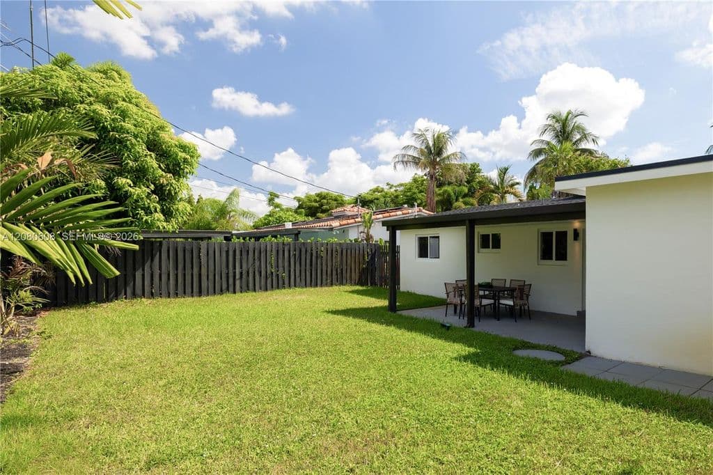 3+1 Müstakil ev — 4401 NE 13th Ave