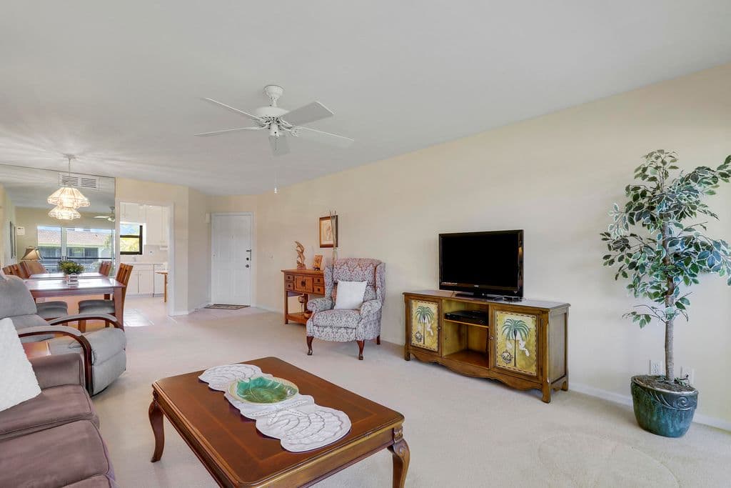 2+1 Condo — 755 Saturn Street #I206