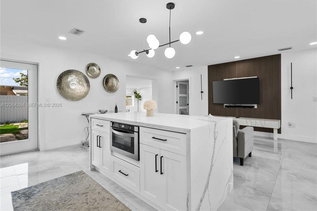 3+1 Müstakil ev — 315 NW 106th St