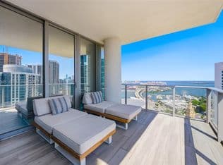 3-bedroom Condo — 851 NE 1st Ave #3711, Miami, 33132