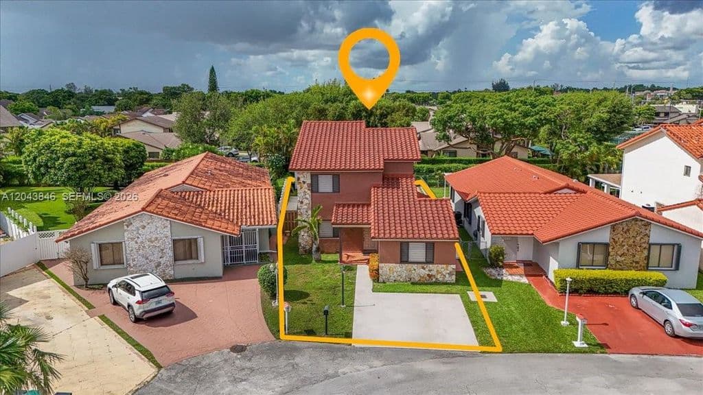 4-bedroom Single-Family Home — 10528 SW 69th Ter