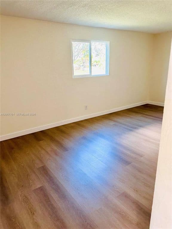3+1 Müstakil ev — 1921 SW 48th Ave
