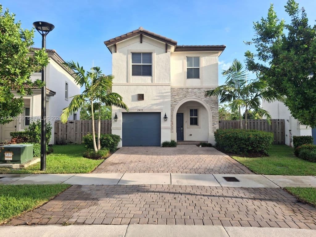 5-bedroom Single-Family Home — 2439 NW 131st Cir