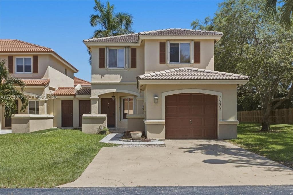 3-bedroom Property — 16405 SW 73rd Ln