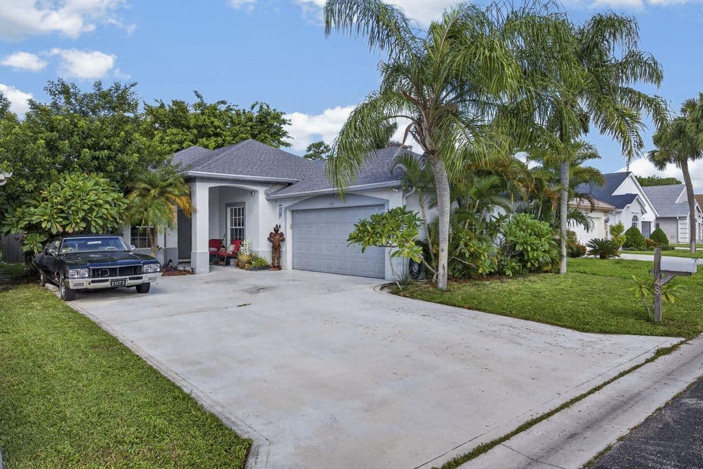 4-bedroom Single-Family Home — 1480 Lake Breeze Drive