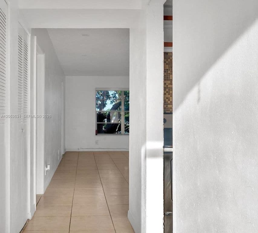 1-bedroom Condo — 19105 NE 2nd Ave APT 2118