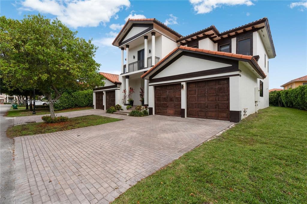 5+1 Müstakil ev — 7504 SW 188th Ter