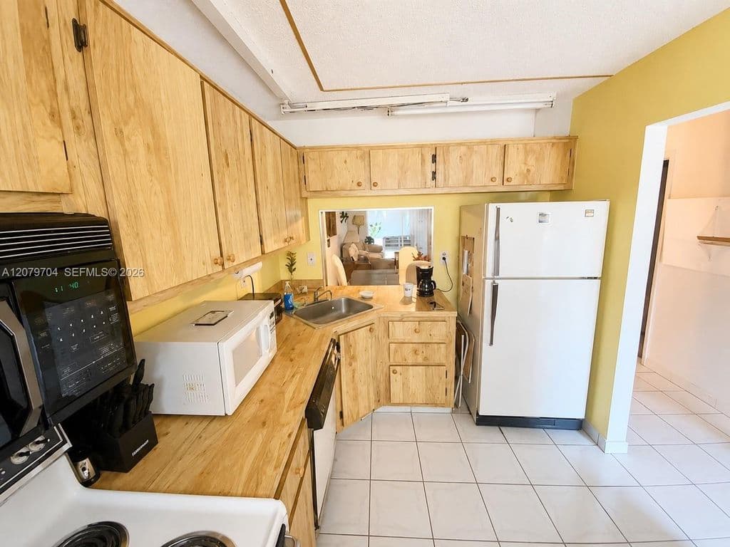 1-bedroom Condo — 1751 NW 75th Ave APT 303