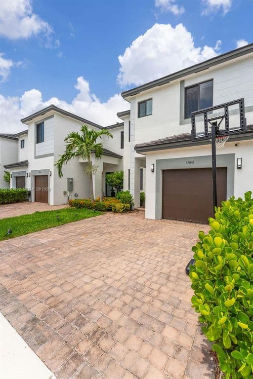 3-bedroom Property — 13648 SW 157th Ct #13648