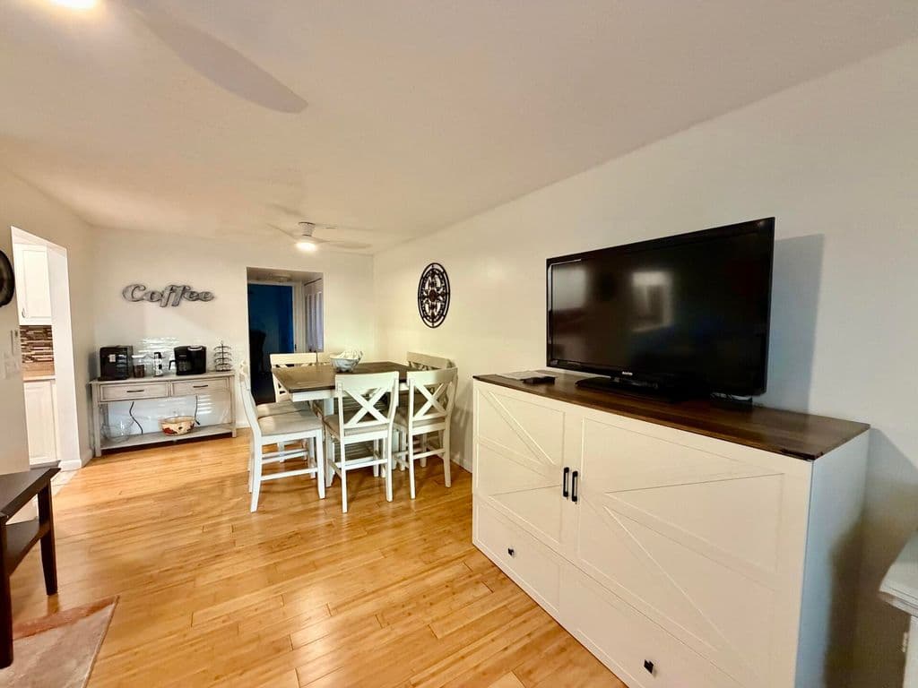 1-bedroom Condo — 335 Durham J