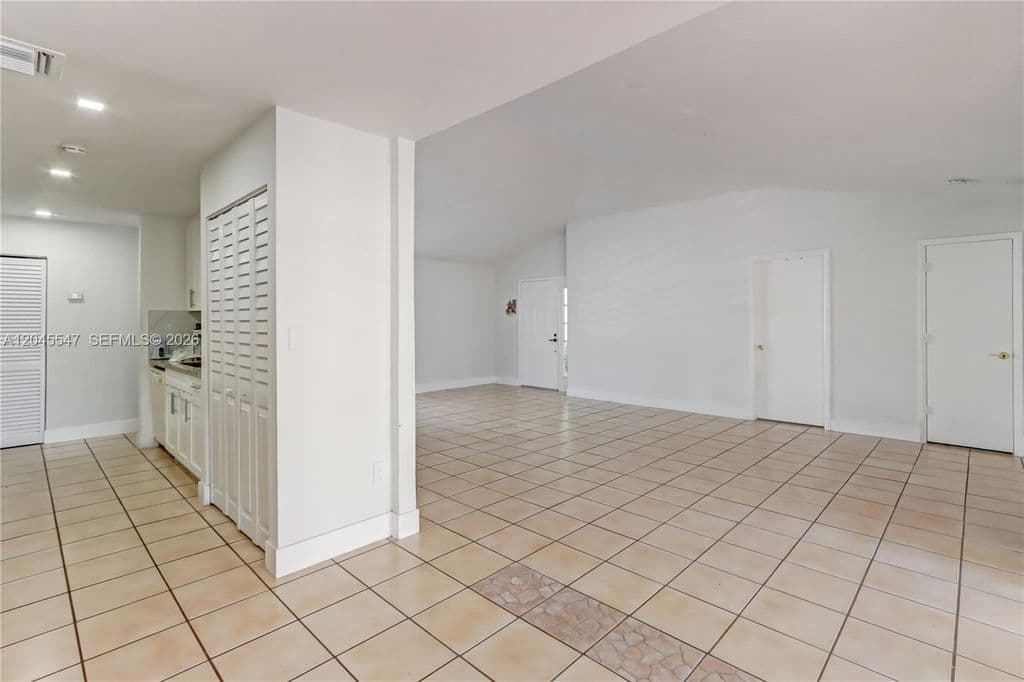 3-bedroom Single-Family Home — 10125 SW 139th Pl