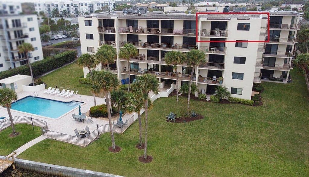 2+1 Condo — 1202 S Lake Drive #502